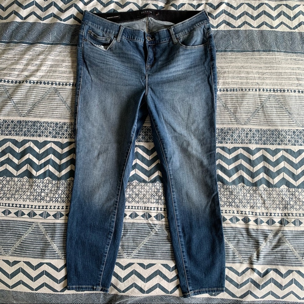 NWOT 18s short Bombshell Skinny denim jeans from Torrid